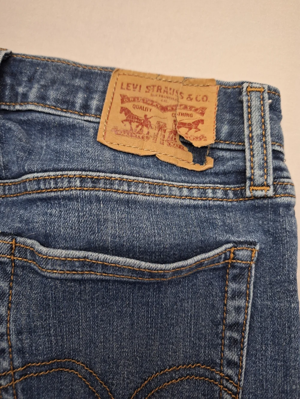 Levi's Wedgie Skinny Button Fly Medium Blue Denim Jeans, Size 28, *Read